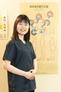 女性スタッフ