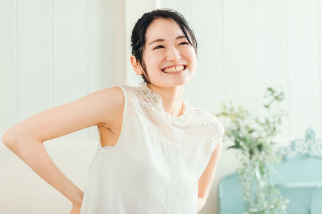 笑顔の女性